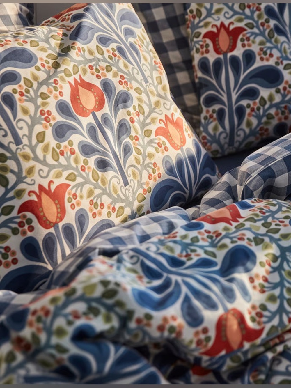 Floral Blue & Red Duvet Cover Set-Full/Queen (Double/Queen) size - Picture 3 of 8